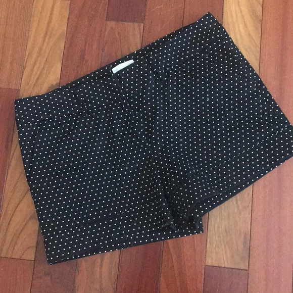 Shorts - Picture 2 of 4